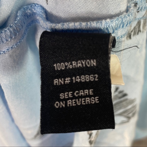 Torrid Women's Light Blue Feather V Hem Knee Length Dress Size 1 Short Sleeve - Picture 6 of 7